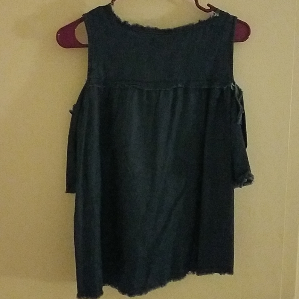 Top - Picture 2 of 2